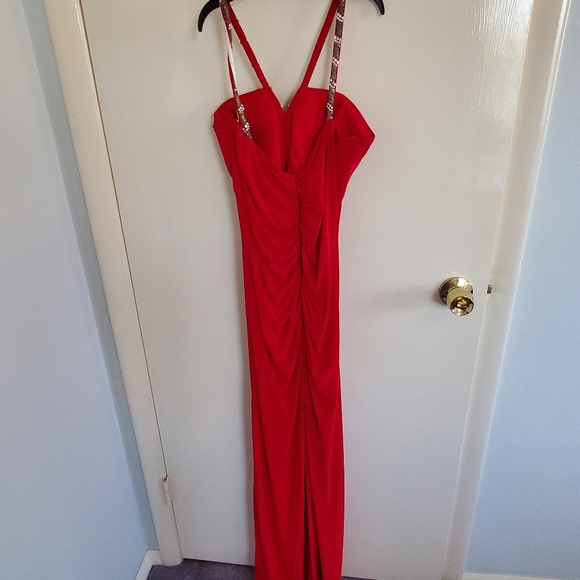BEAUTIFUL RED EVENING FITTED DRESS 💃 - Picture 4 of 7